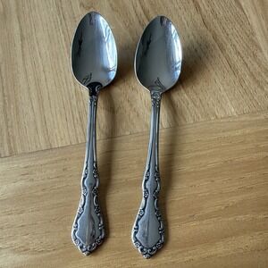 2 Oneida Distinction Deluxe MANSION HALL Stainless Teaspoons